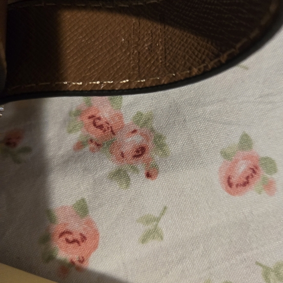 LV Keychain - Picture 8 of 9